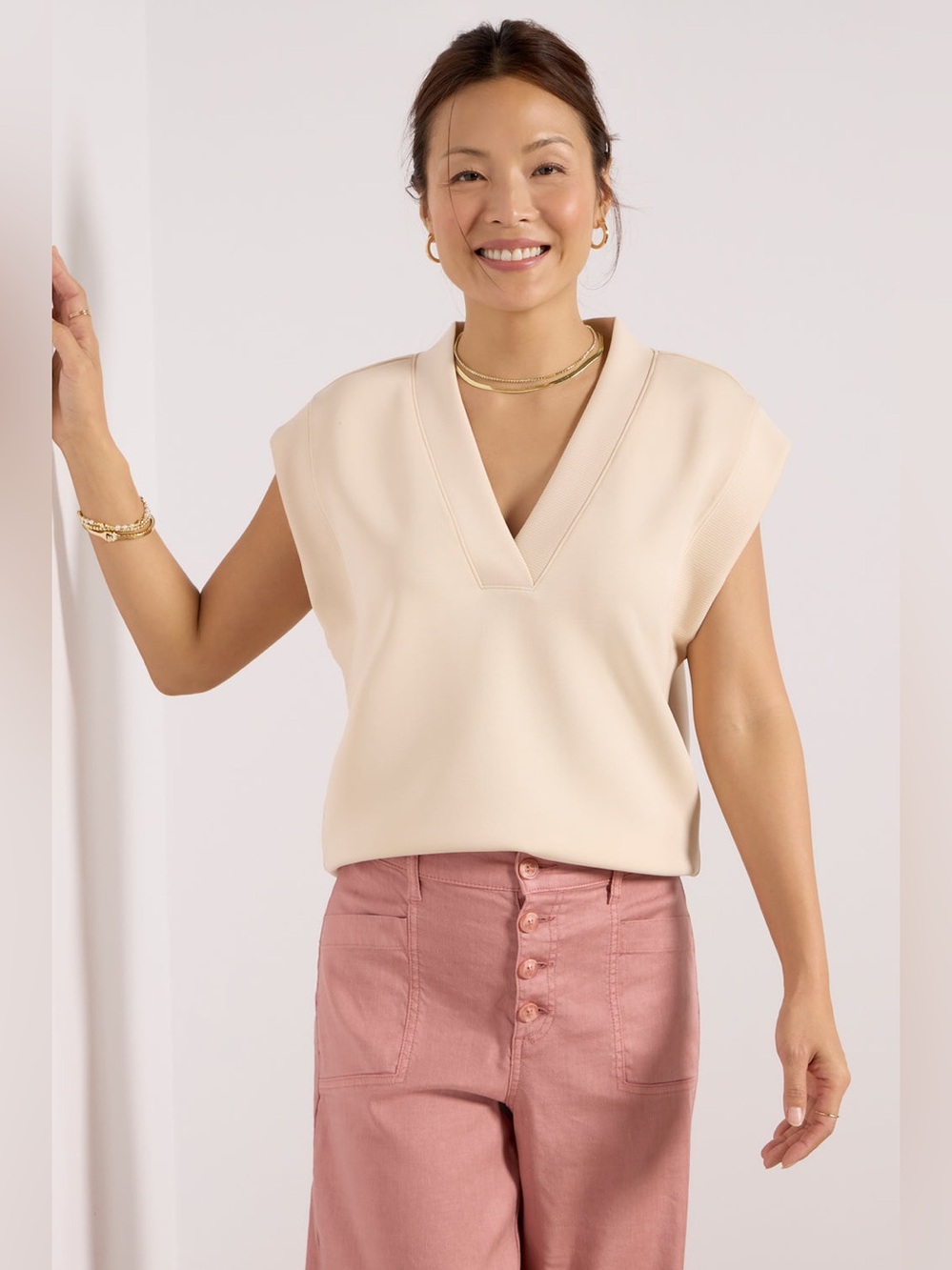 Evereve Eva Sleek V Neck Top size XS